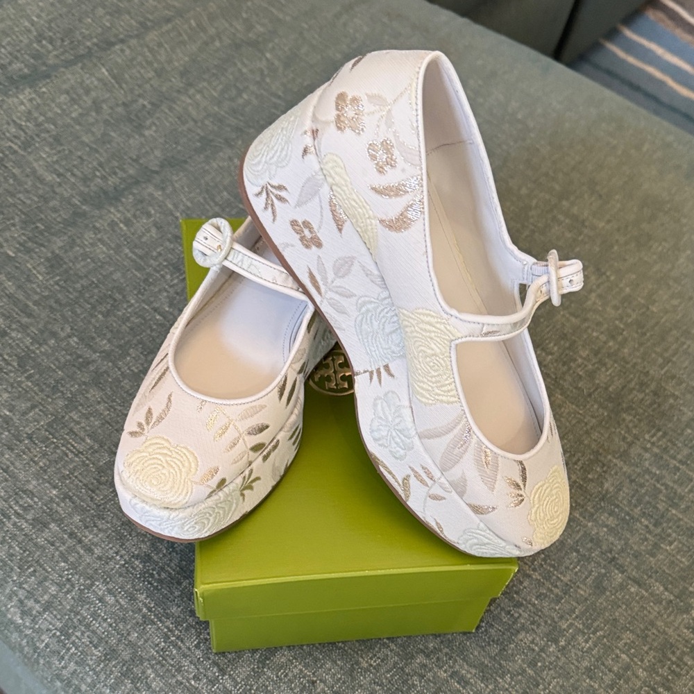 Larroude  cream tapestry platform dress shoes